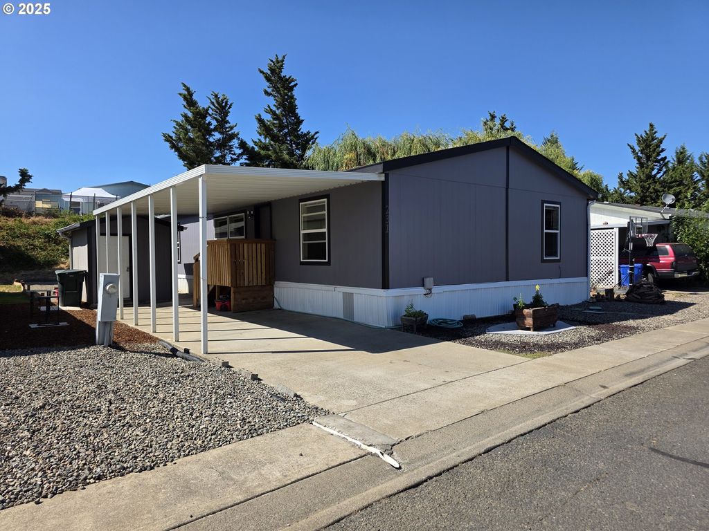 231 OWYHEE Ln, Roseburg, OR 97471