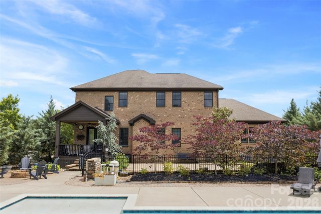 1009 Princessa Drive, Matthews, NC 28104
