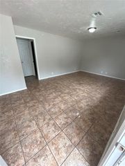 7001 NW 12th Street, Oklahoma City, OK 73127