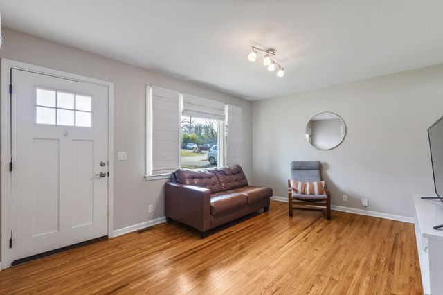 327 Dinwiddie Dr, Madison, TN 37115