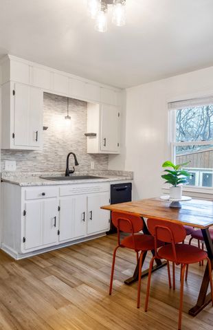 327 Dinwiddie Dr, Madison, TN 37115