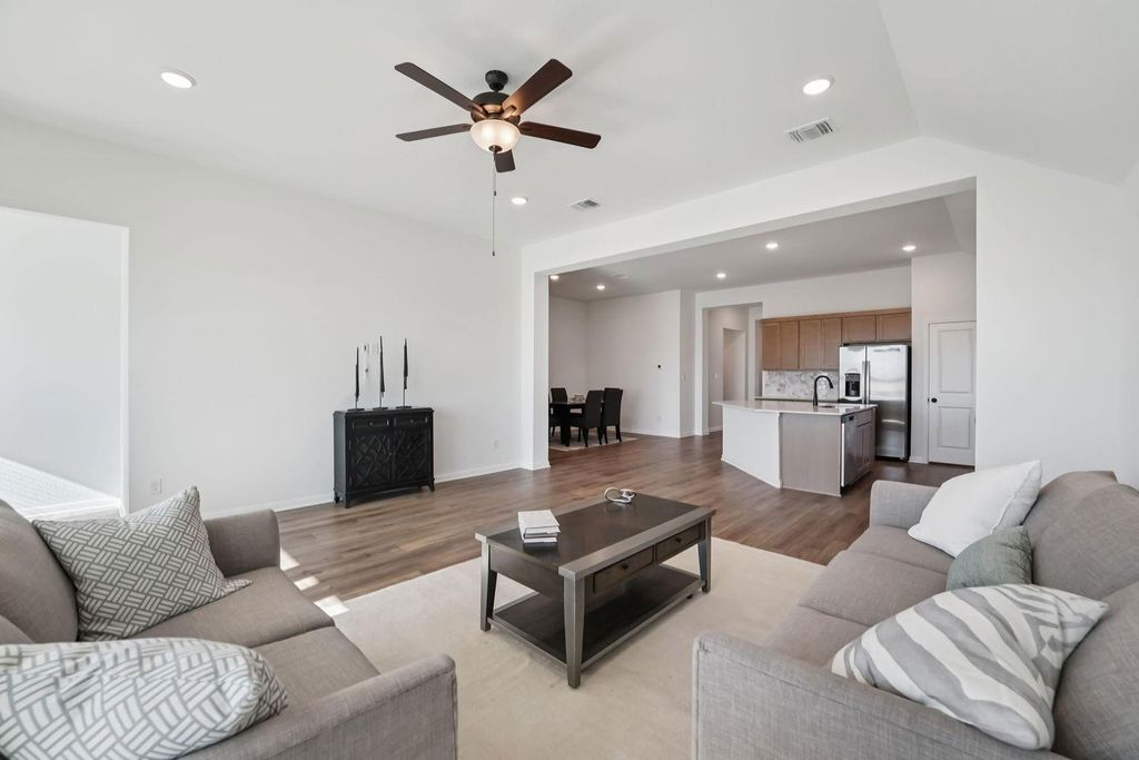 109 Mathew ST, Bertram, TX 78605