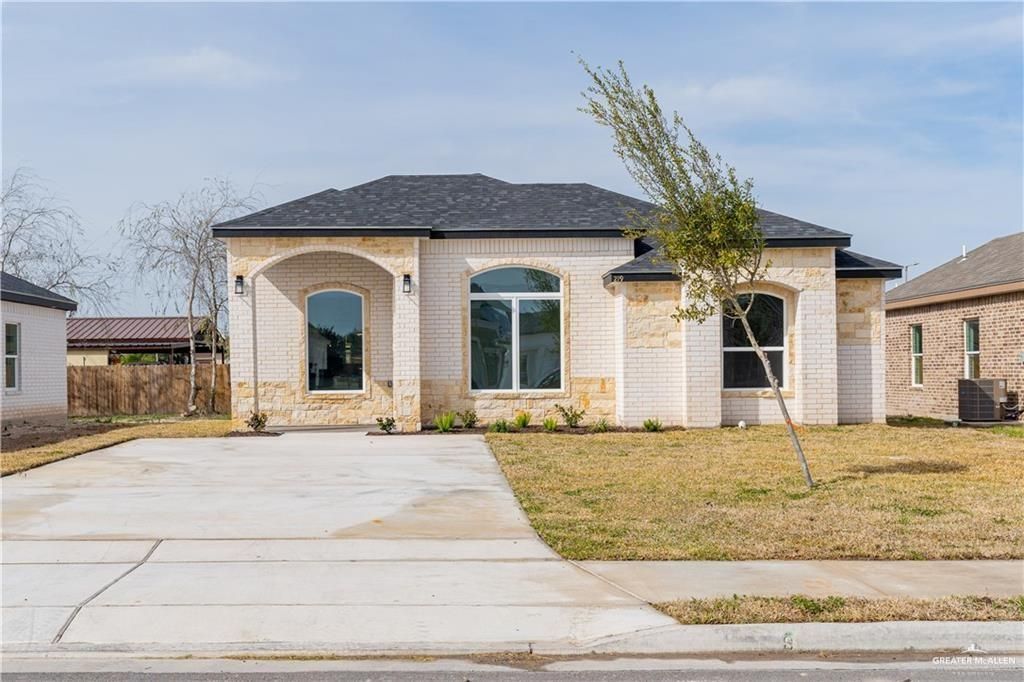 219 N Minnesota Street, Alton, TX 78573
