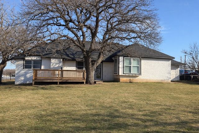 1206 Highway 81 N, Bowie, TX 76230