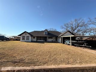 1206 Highway 81 N, Bowie, TX 76230