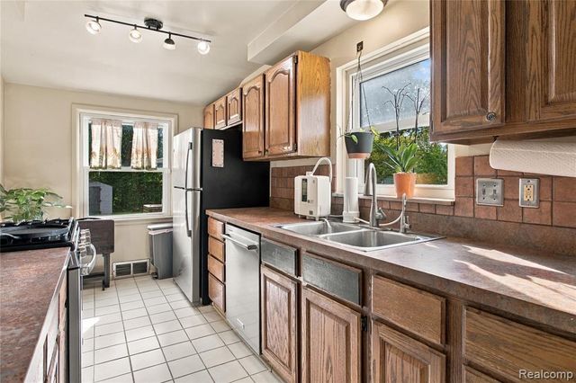 19200 Flamingo Boulevard, Livonia, MI 48152