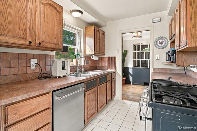 19200 Flamingo Boulevard, Livonia, MI 48152