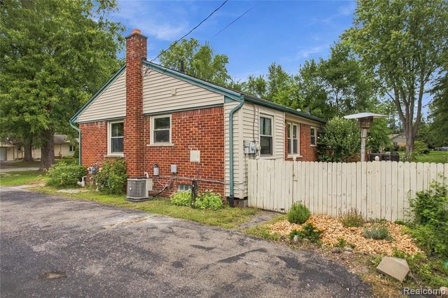19200 Flamingo Boulevard, Livonia, MI 48152