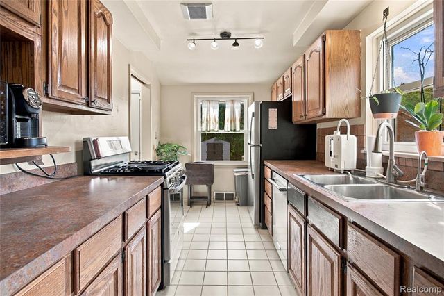 19200 Flamingo Boulevard, Livonia, MI 48152