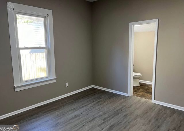 319 E Broadway Street, Griffin, GA 30223