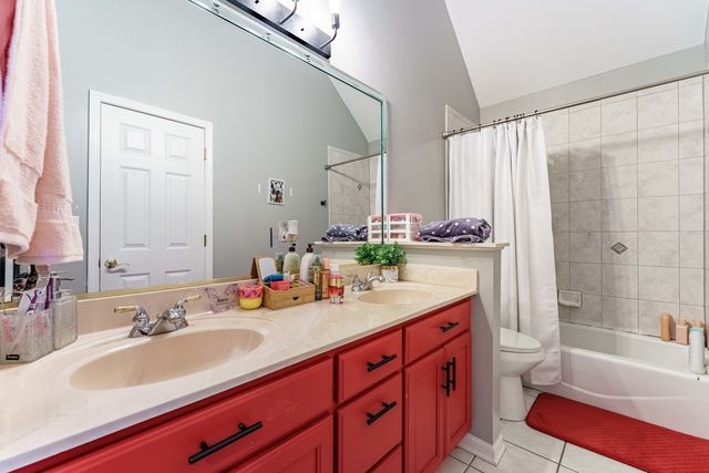 926 Edgewood Drive, Sugar Grove, IL 60554