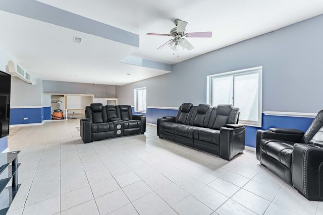 926 Edgewood Drive, Sugar Grove, IL 60554
