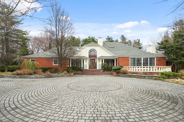 10 Hill Road, Sands Point, NY 11050