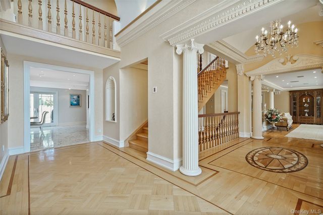 10 Hill Road, Sands Point, NY 11050