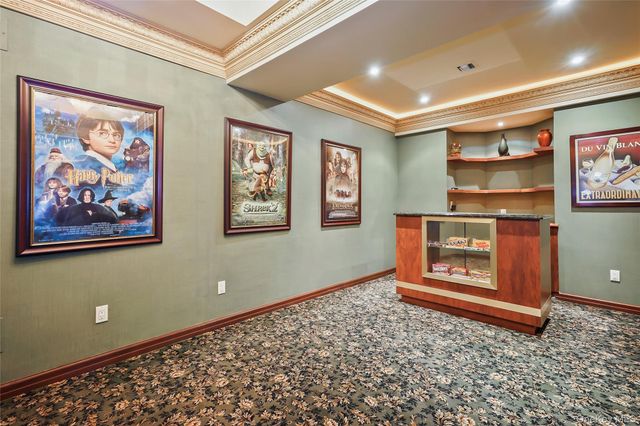 10 Hill Road, Sands Point, NY 11050