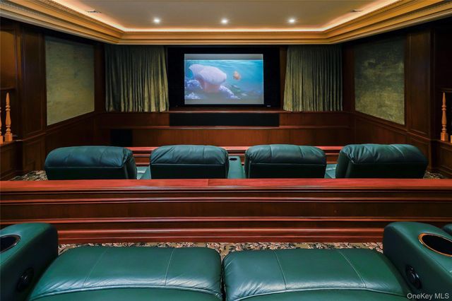 10 Hill Road, Sands Point, NY 11050