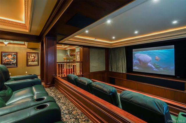 10 Hill Road, Sands Point, NY 11050