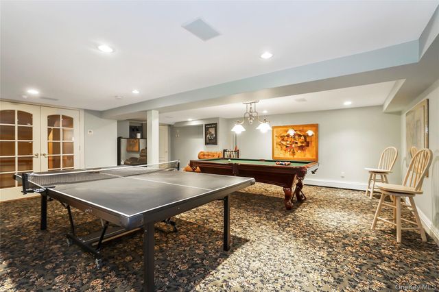 10 Hill Road, Sands Point, NY 11050