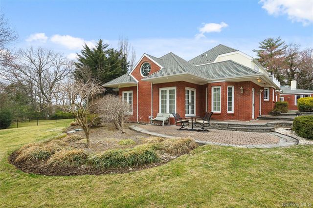 10 Hill Road, Sands Point, NY 11050