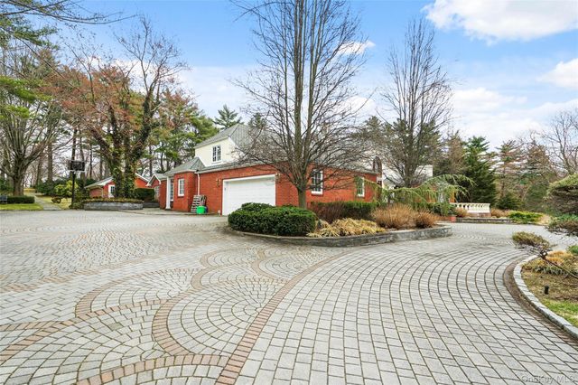 10 Hill Road, Sands Point, NY 11050