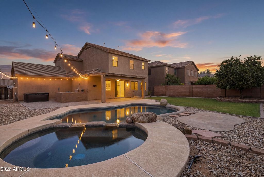 7407 W HONEYSUCKLE Drive, Peoria, AZ 85383 — photo 2