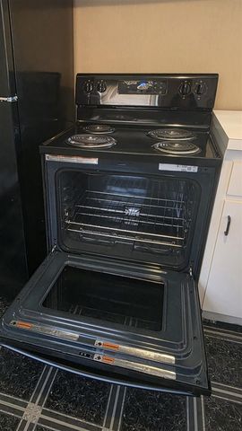 24051 Geneva Street, Oak Park, MI 48237