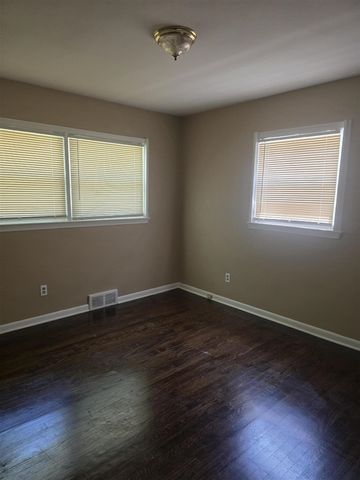 24051 Geneva Street, Oak Park, MI 48237