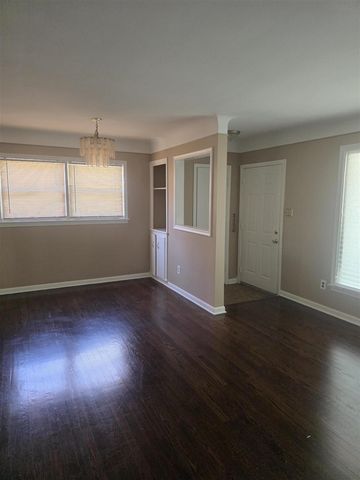 24051 Geneva Street, Oak Park, MI 48237