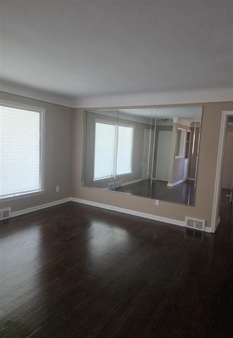 24051 Geneva Street, Oak Park, MI 48237
