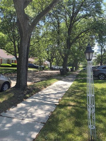 24051 Geneva Street, Oak Park, MI 48237