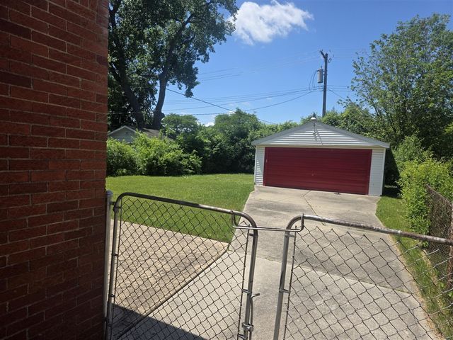 24051 Geneva Street, Oak Park, MI 48237