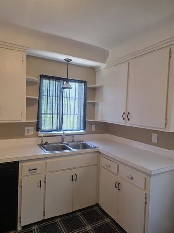 24051 Geneva Street, Oak Park, MI 48237