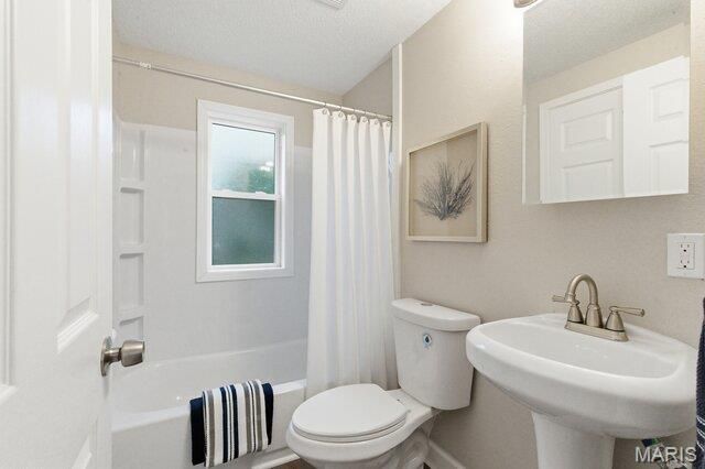 4615 Hatz Street, Northwoods, MO 63121