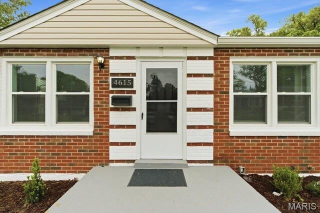 4615 Hatz Street, Northwoods, MO 63121