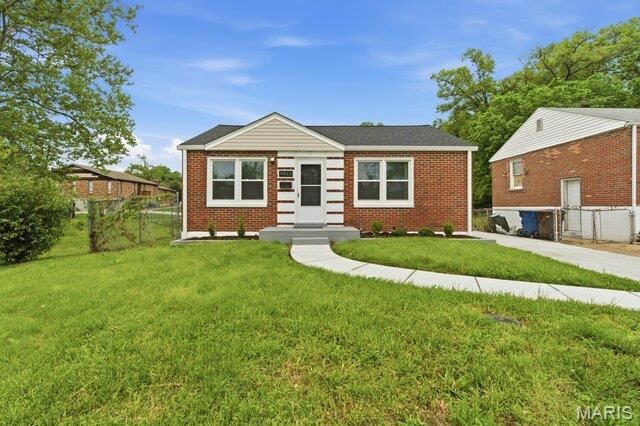 4615 Hatz Street, Northwoods, MO 63121