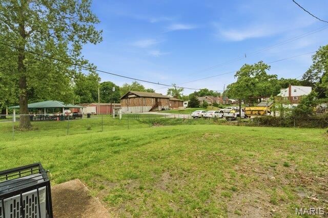 4615 Hatz Street, Northwoods, MO 63121