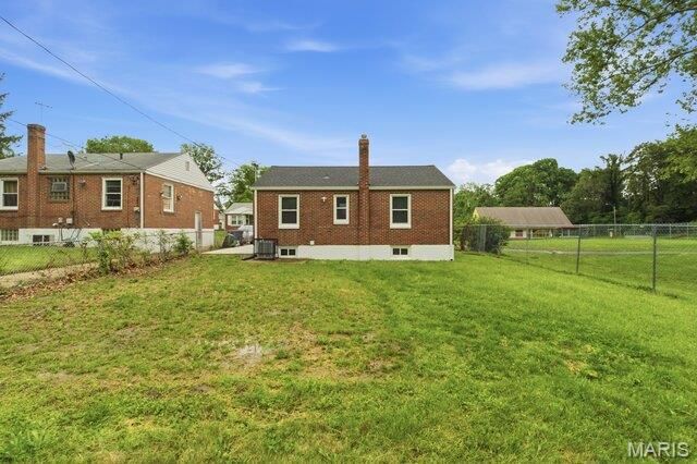 4615 Hatz Street, Northwoods, MO 63121