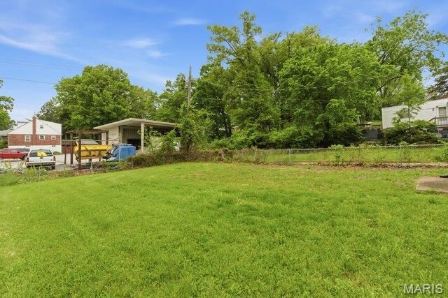4615 Hatz Street, Northwoods, MO 63121