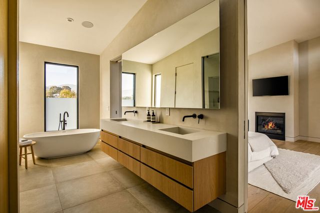 28869 Selfridge Drive, Malibu, CA 90265