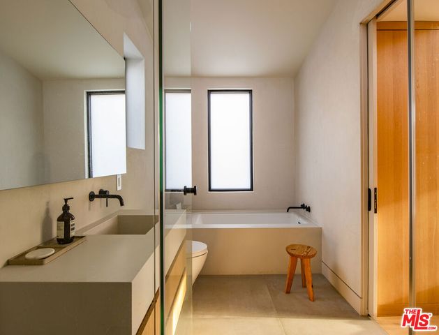 28869 Selfridge Drive, Malibu, CA 90265