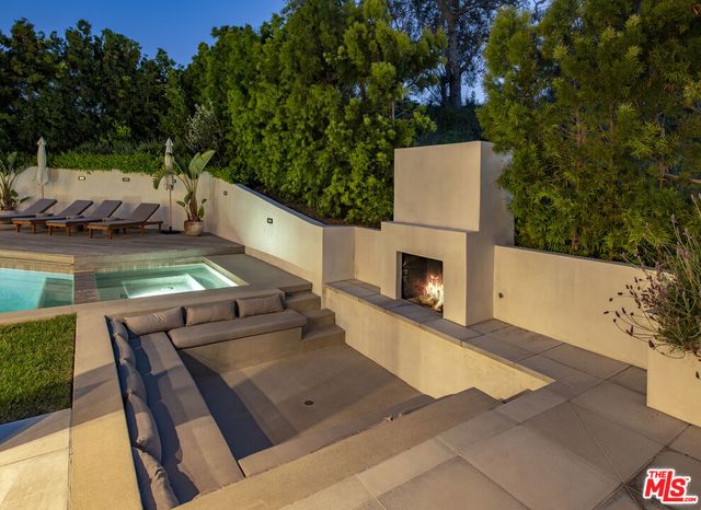 28869 Selfridge Drive, Malibu, CA 90265