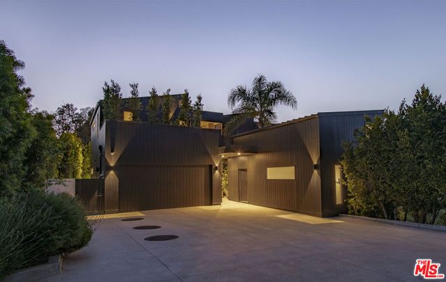 28869 Selfridge Drive, Malibu, CA 90265