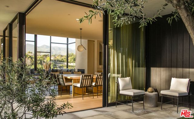 28869 Selfridge Drive, Malibu, CA 90265