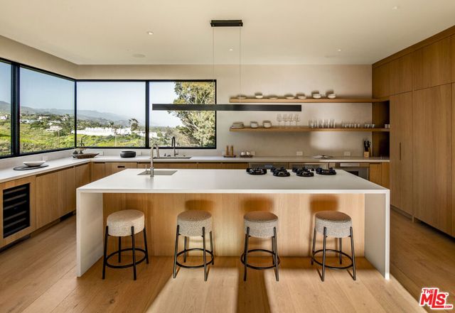 28869 Selfridge Drive, Malibu, CA 90265