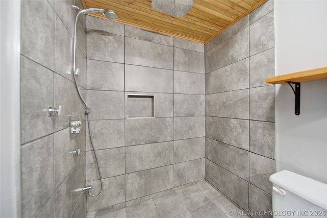 6211 E 77th Street, Tulsa, OK 74136