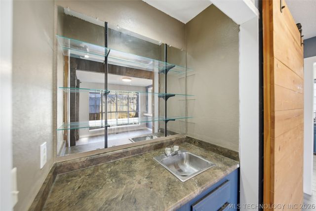 6211 E 77th Street, Tulsa, OK 74136