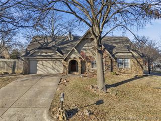 6211 E 77th Street, Tulsa, OK 74136