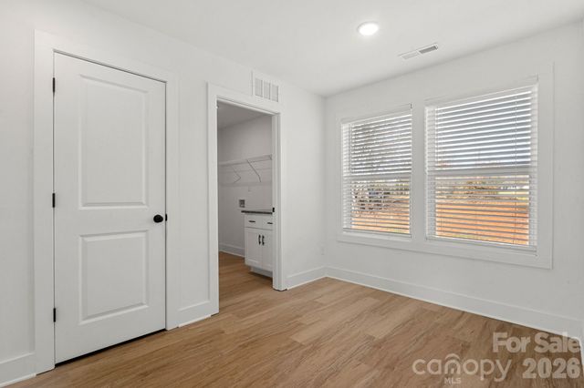 106 Indian Wells Court, Harmony, NC 28634