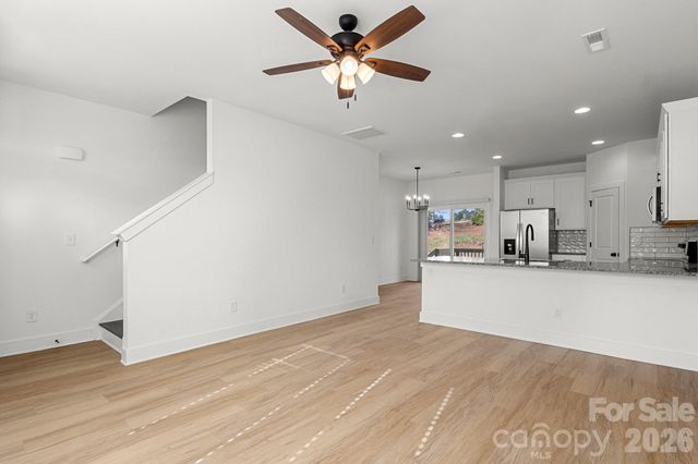 106 Indian Wells Court, Harmony, NC 28634