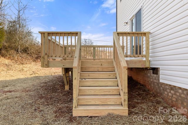 106 Indian Wells Court, Harmony, NC 28634
